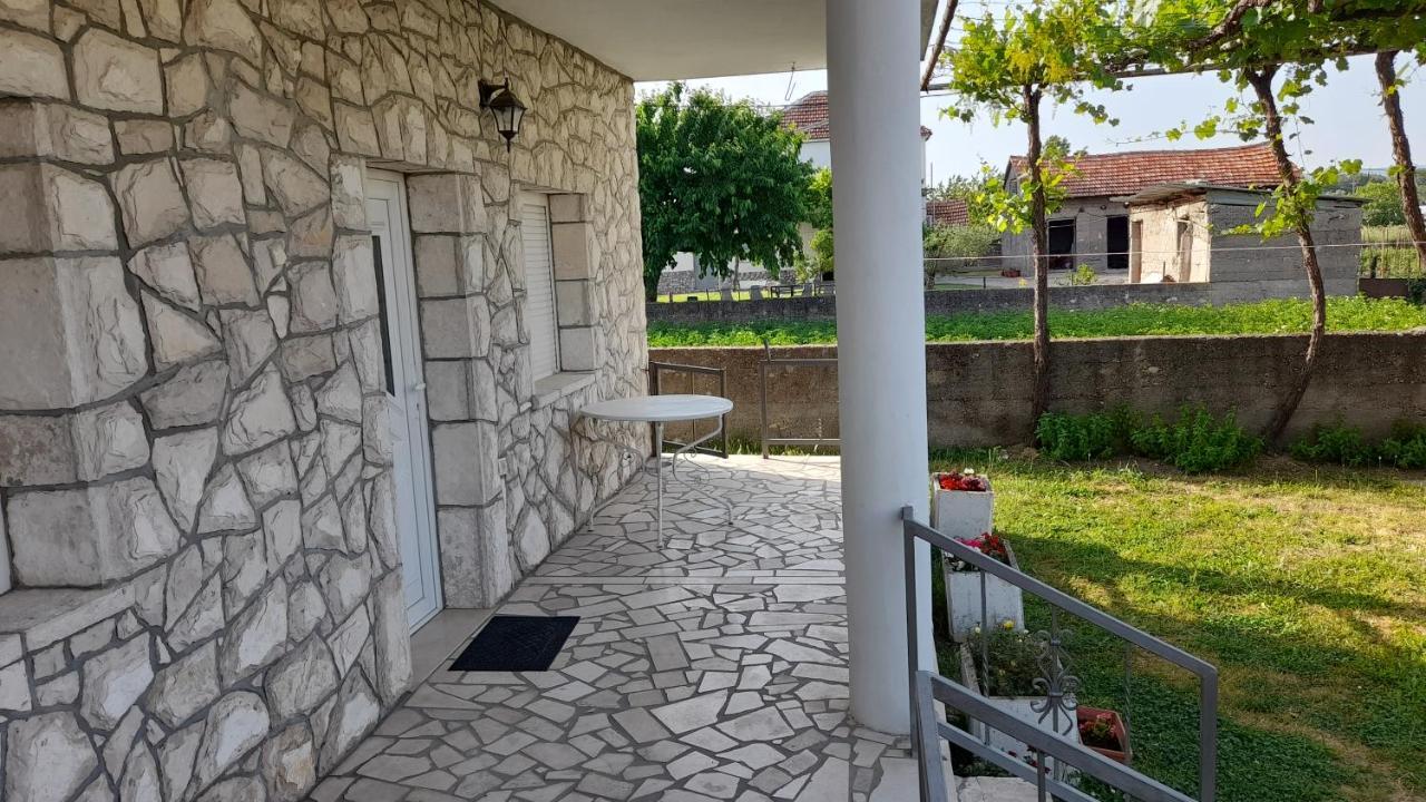 Kamena Kuca Family Rodin Apartment ชาพลินา ภายนอก รูปภาพ